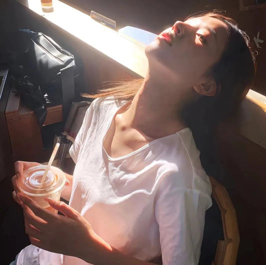 化妆，火葬封面